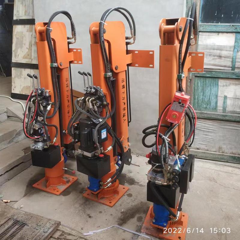 彭阳县重汽蓝牌随车吊 3.2吨 国六动力强 液压驱动 农用自卸起重机